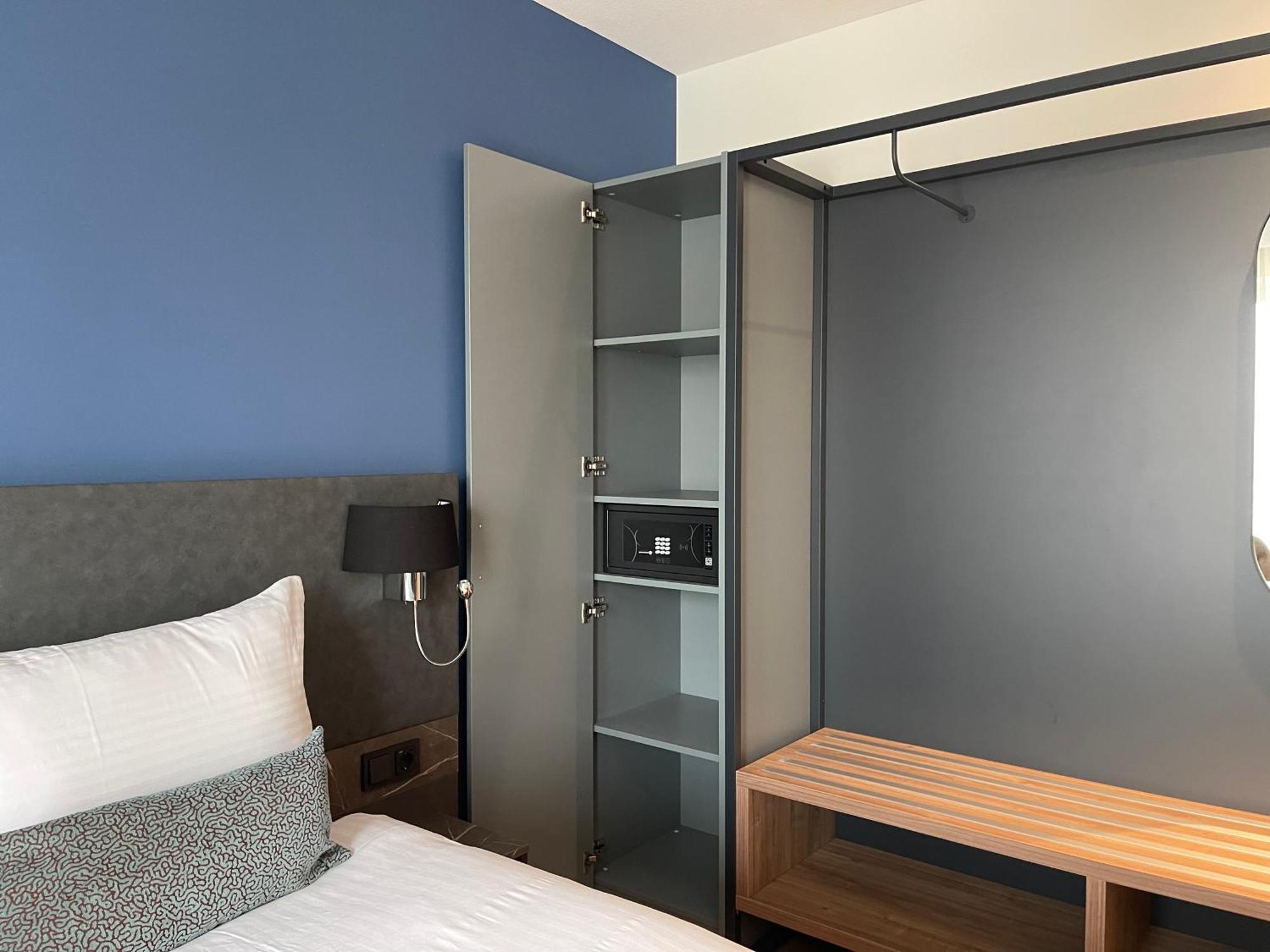 Ozo Hotels Antares Airport Hoofddorp Exterior foto